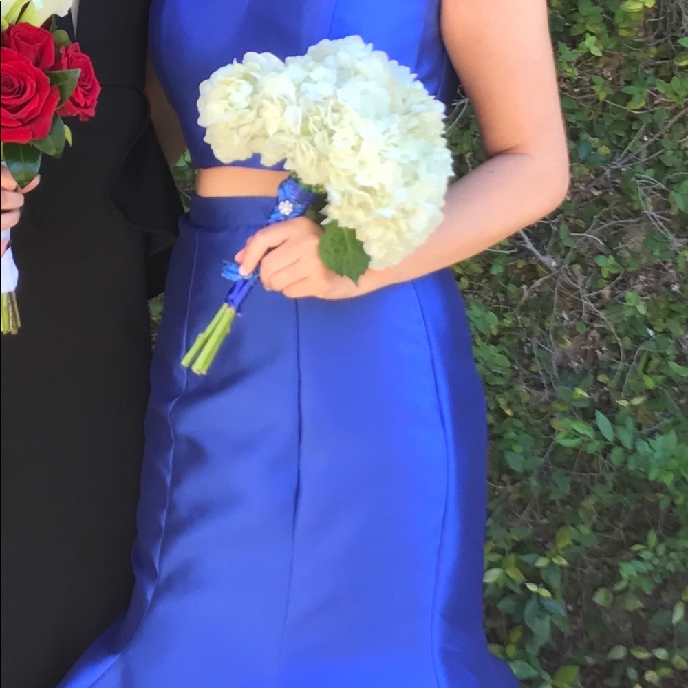 Prom Dress! - Picture 2 of 3